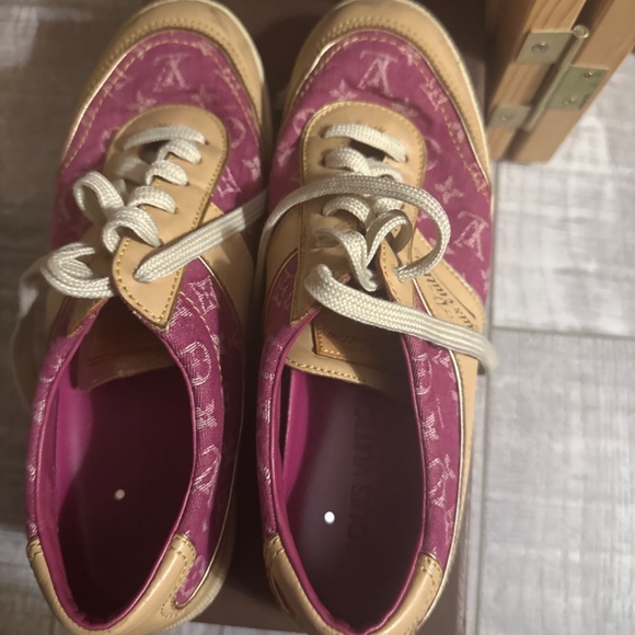 Pink denim Louis Vuitton sneakers - Picture 2 of 4